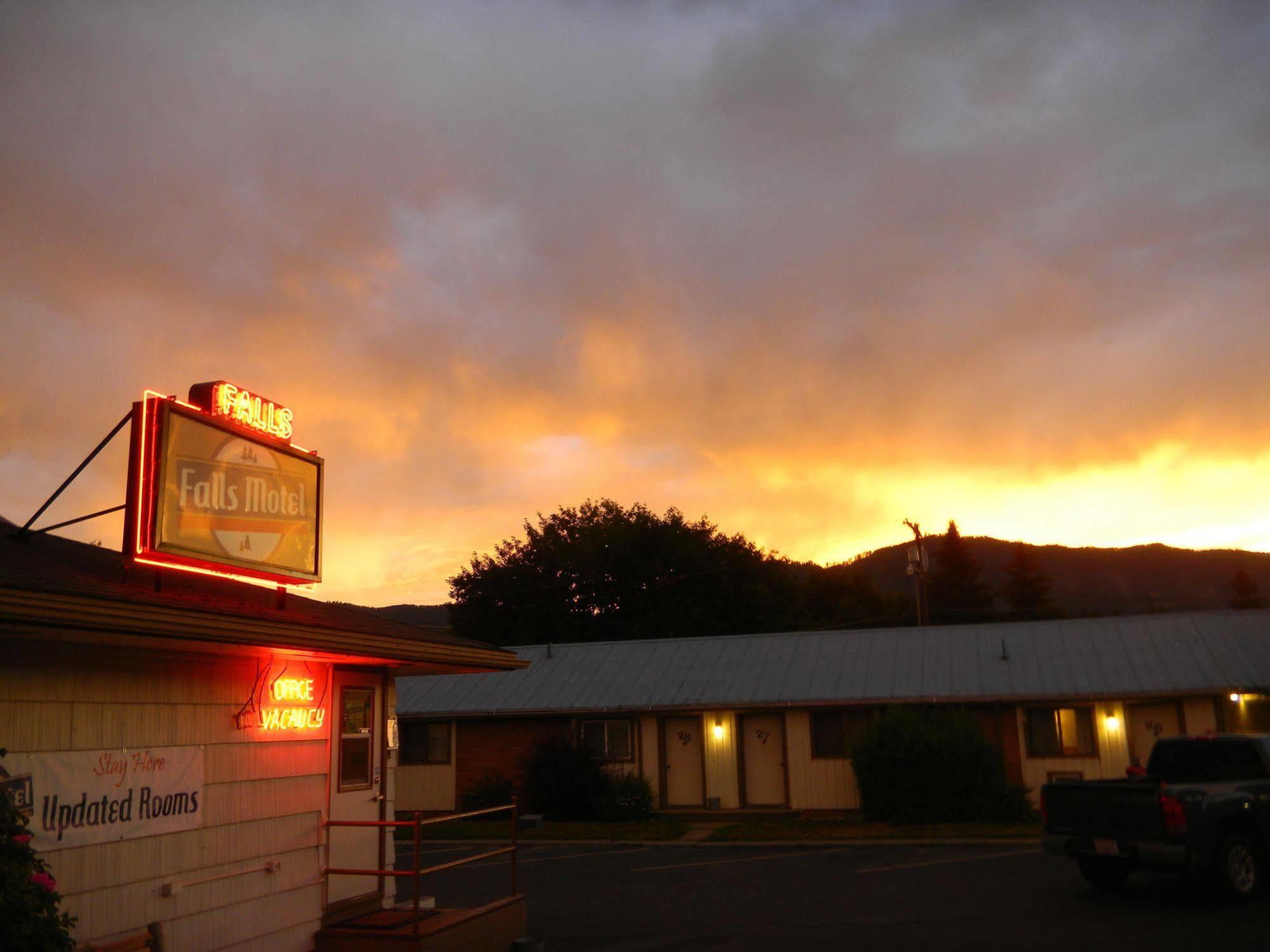 Falls Motel Thompson Falls Exteriör bild